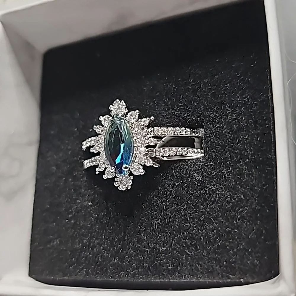 Ring - Picture 2 of 3